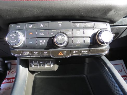 Used 2024 Dodge Durango GT image 17