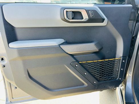 Used 2022 Ford Bronco Badlands image 13