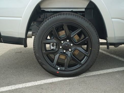 New 2026 RAM 1500 Laramie AWD/4WD image 46