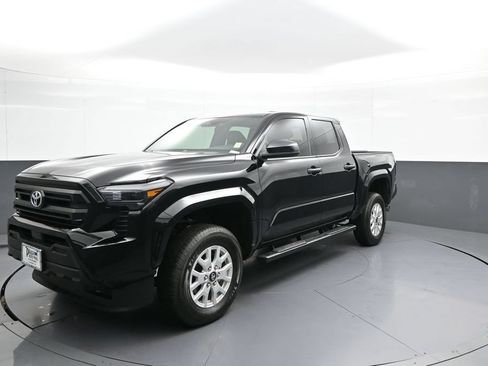 Used 2025 Toyota Tacoma SR RWD image 1
