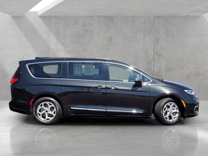 Used 2023 Chrysler Pacifica Limited