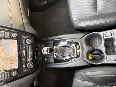 Used 2020 Nissan Rogue SL w/ Premium Package AWD/4WD image 14