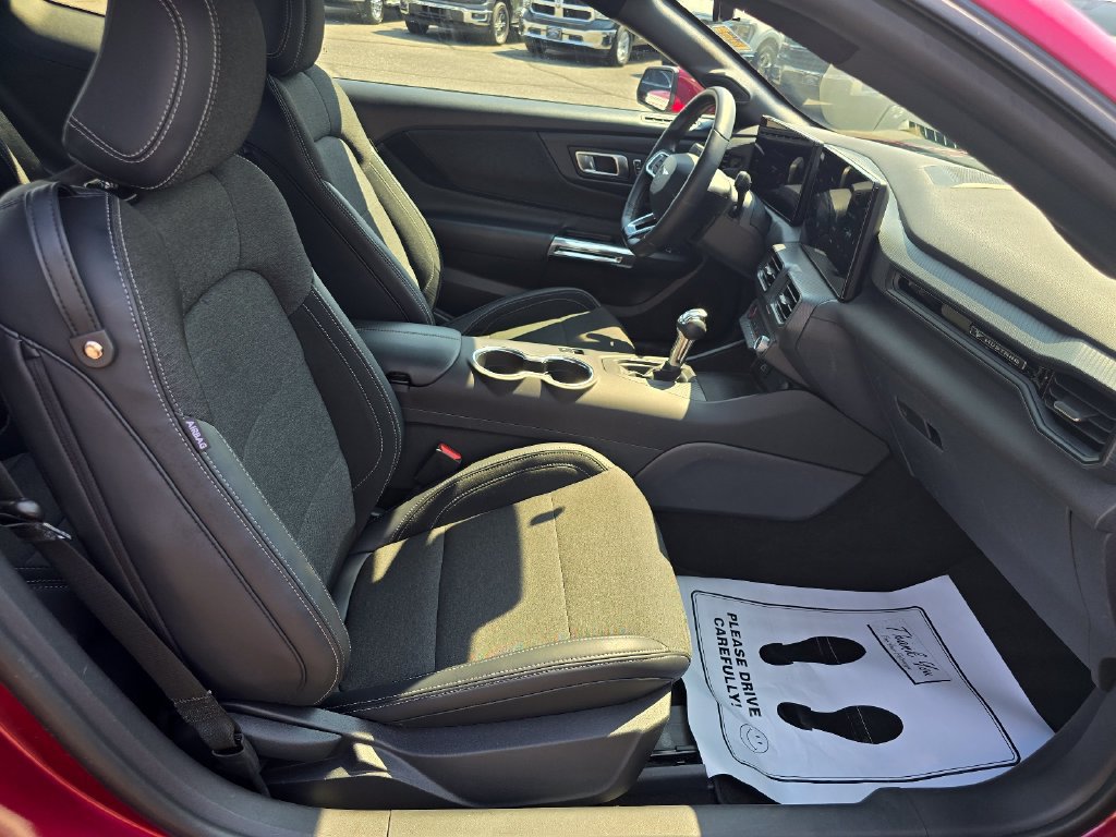 Used 2025 Ford Mustang Coupe RWD image 12