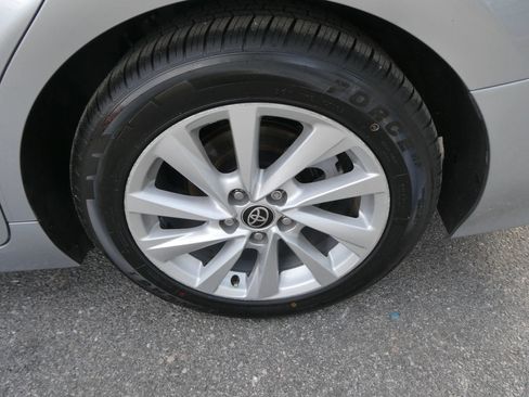 Used 2022 Toyota Camry LE image 32