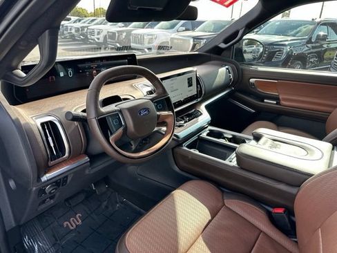 Used 2025 Ford Expedition King Ranch AWD/4WD image 16