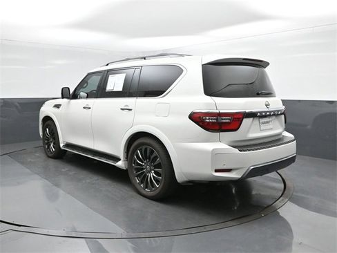 Used 2024 Nissan Armada Platinum w/ Captain's Chairs Package image 5