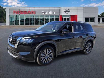 New 2025 Nissan Pathfinder SL w/ SL Premium Package