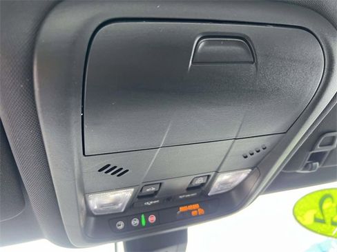 Used 2022 Chevrolet Equinox RS image 33