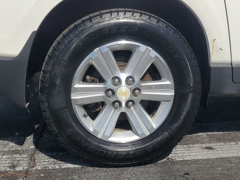 Used 2014 Chevrolet Traverse LT image 6