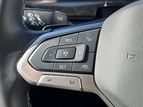 Used 2025 Volkswagen Atlas SE FWD image 26