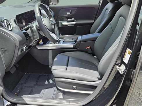 New 2025 Mercedes-Benz GLA 250 image 9