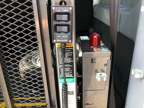 Used 2017 Ford Transit 350 XL image 23