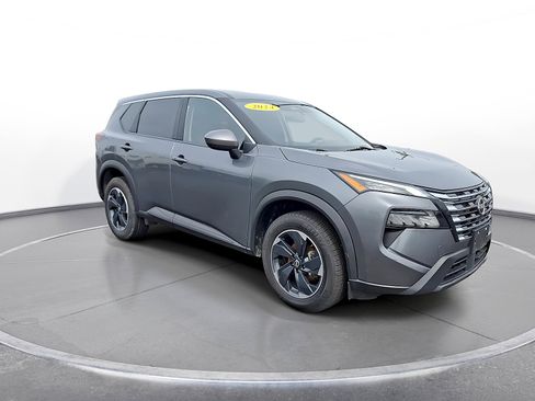 Used 2024 Nissan Rogue SV AWD/4WD image 2
