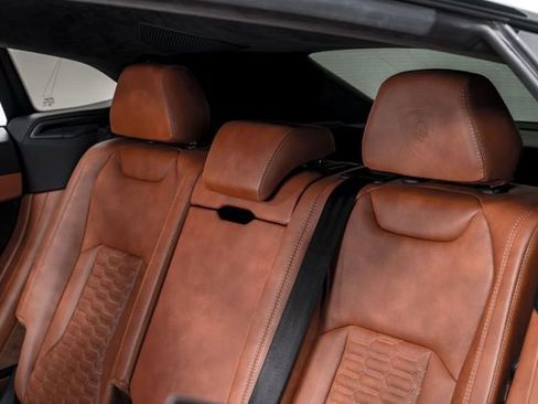 Used 2022 Lamborghini Urus image 31