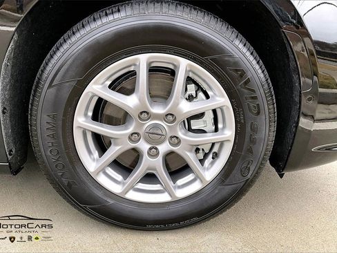 Used 2025 Chrysler Pacifica Select image 33