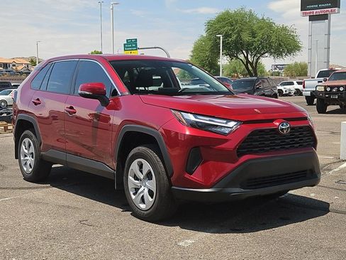 Certified 2025 Toyota RAV4 LE AWD/4WD image 3