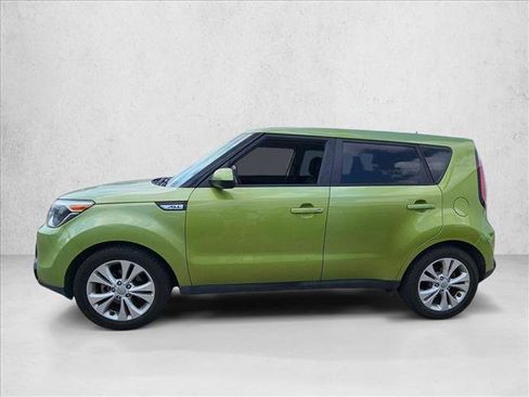 Used 2016 Kia Soul + FWD image 9