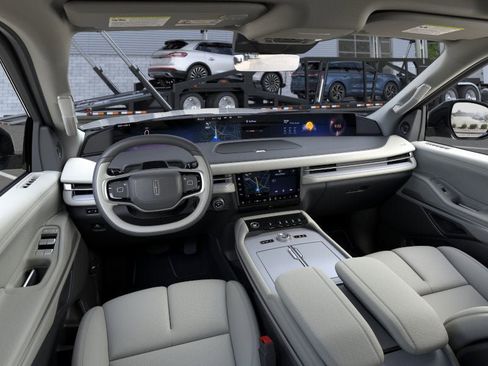 New 2026 Lincoln Navigator Reserve image 9