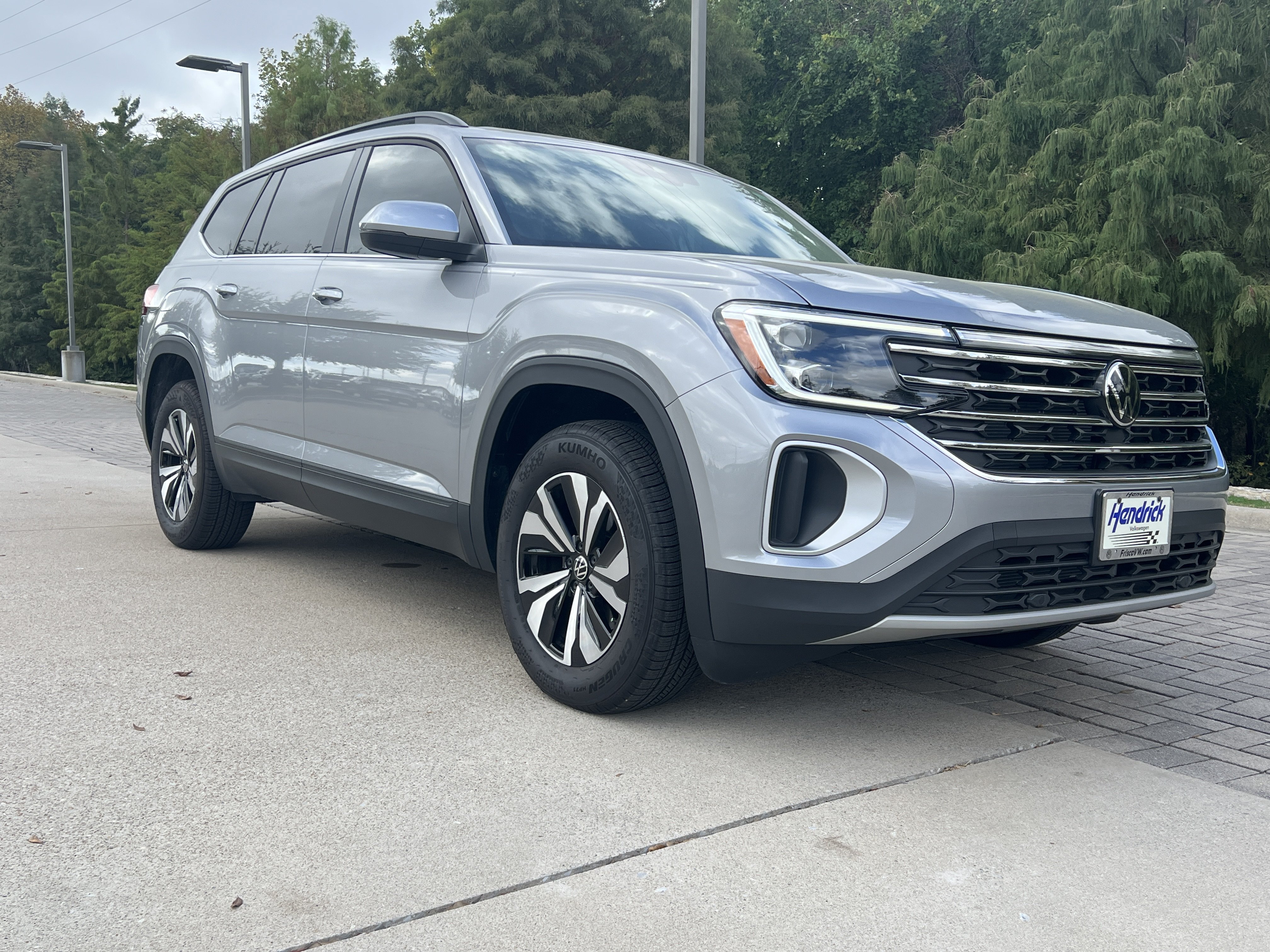 Certified 2026 Volkswagen Atlas SE FWD image 2
