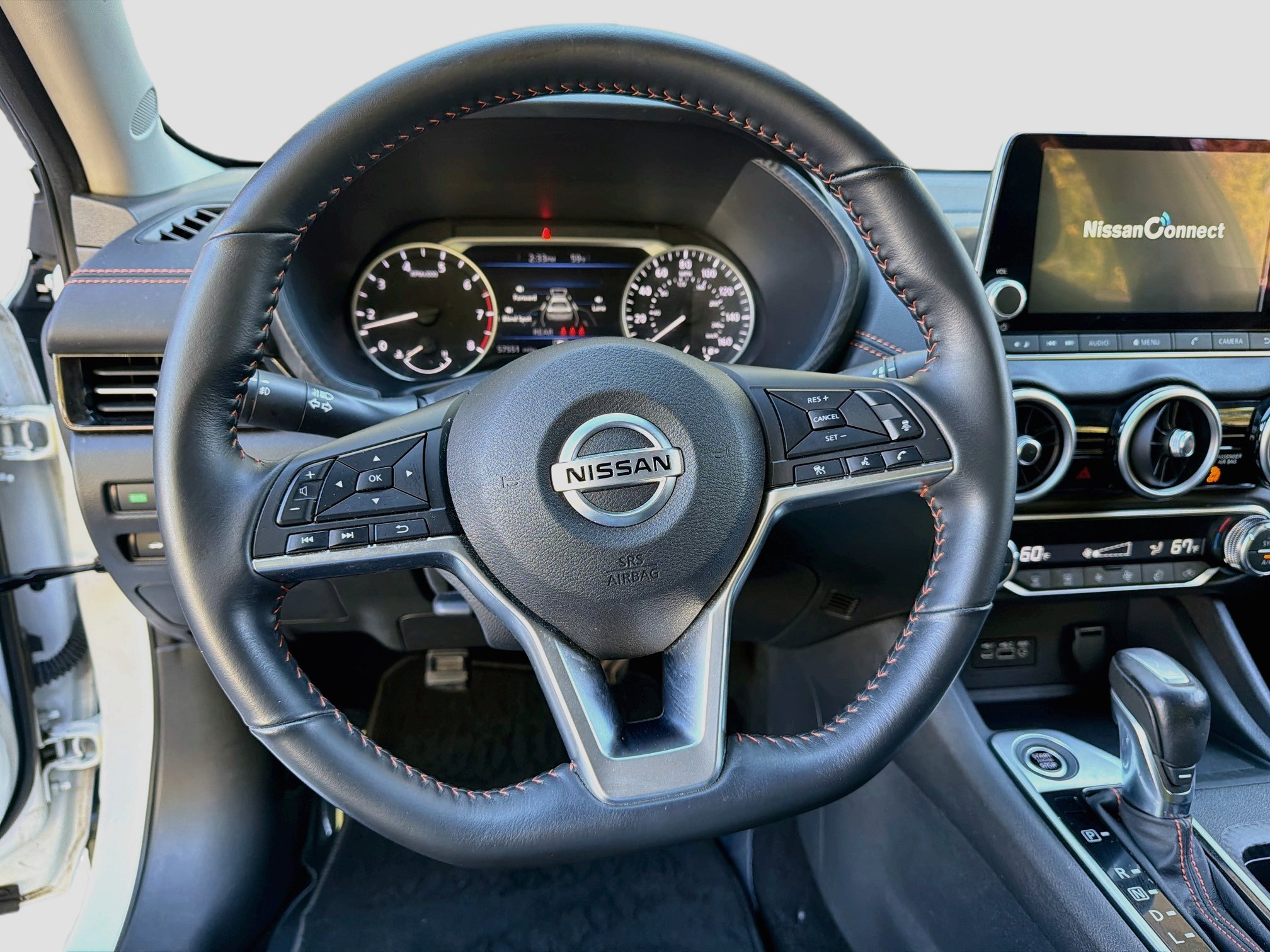 Used 2023 Nissan Sentra SR w/ Midnight Edition Package FWD image 9