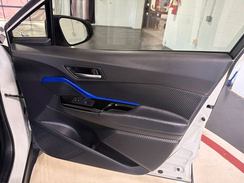 Used 2021 Toyota C-HR XLE FWD image 24