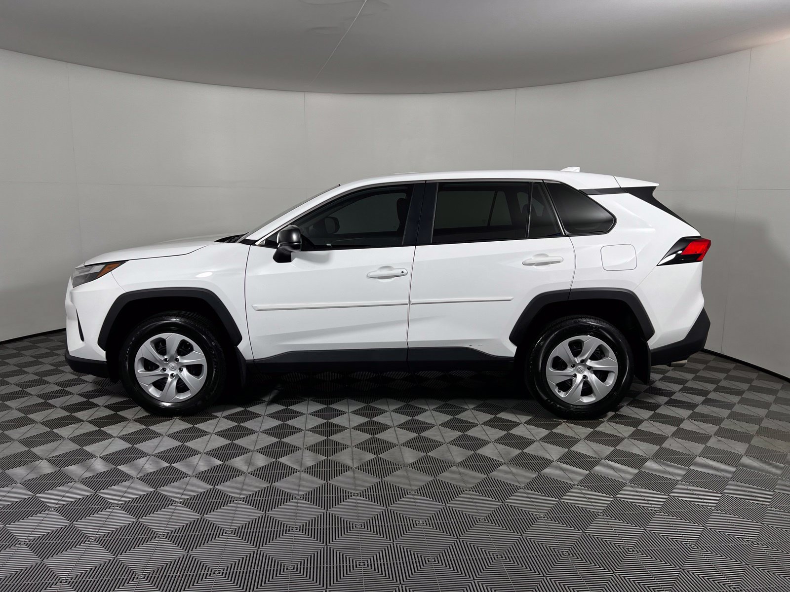 Certified 2024 Toyota RAV4 LE FWD image 8