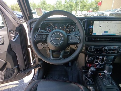 New 2025 Jeep Gladiator Rubicon w/ Convenience Group image 14