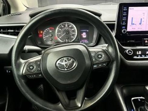 Used 2021 Toyota Corolla LE image 10