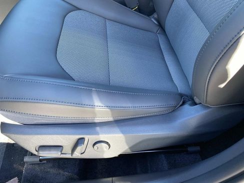 New 2025 Kia Niro EX w/ EX Cold Weather Package image 9