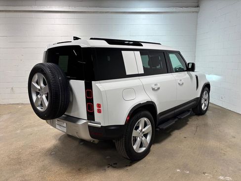 Used 2025 Land Rover Defender 110 S image 6