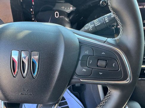 Used 2025 Buick Encore GX Avenir w/ Avenir Technology Package image 19