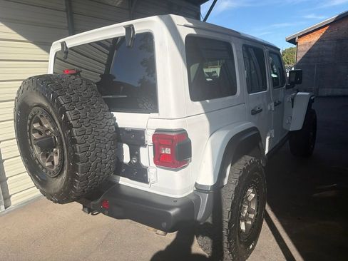 Used 2022 Jeep Wrangler Unlimited Rubicon w/ Xtreme Recon 35" Tire Package AWD/4WD image 4