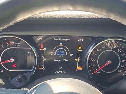 Used 2022 Jeep Gladiator Rubicon w/ Cold Weather Group AWD/4WD image 13