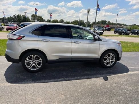Used 2018 Ford Edge Titanium w/ Technology Package FWD image 5