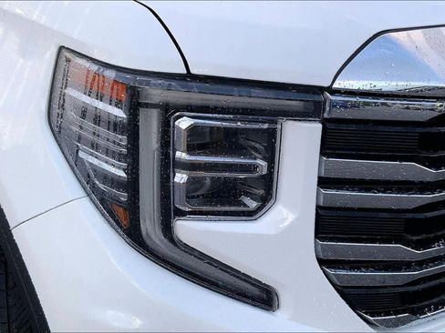 Used 2023 GMC Sierra 1500 SLT w/ SLT Premium Package AWD/4WD image 26