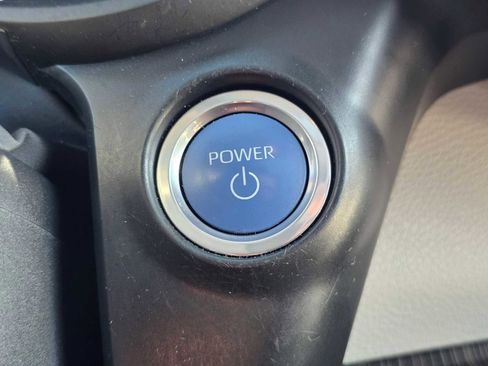 Used 2023 Toyota Sienna Limited image 36