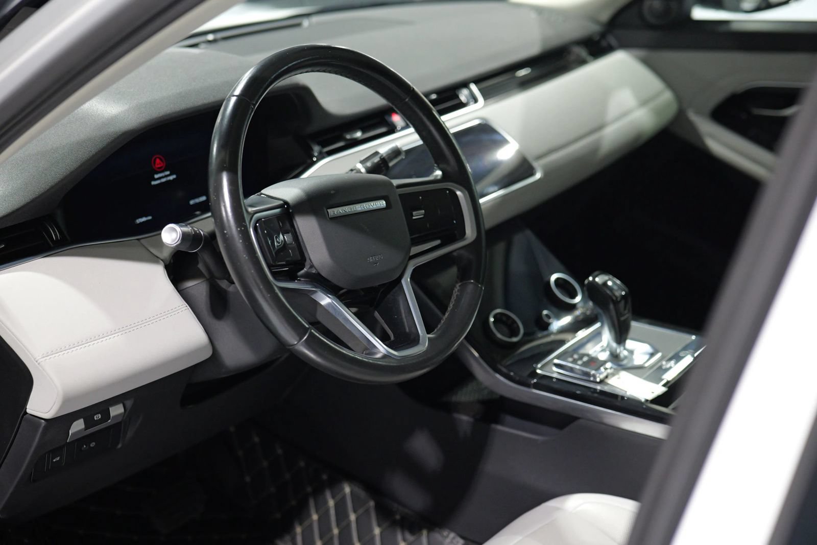 Used 2022 Land Rover Range Rover Evoque SE AWD/4WD image 12