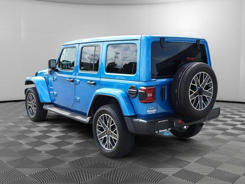 Used 2023 Jeep Wrangler Unlimited Sahara w/ Cold Weather Group AWD/4WD image 5