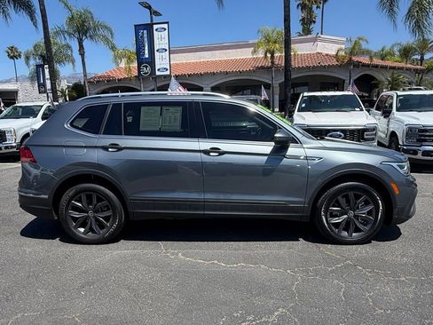 Used 2023 Volkswagen Tiguan SE w/ Panoramic Sunroof Package FWD image 9