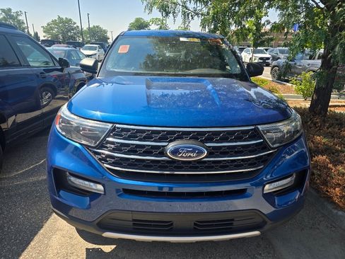 Used 2021 Ford Explorer XLT w/ Equipment Group 202A AWD/4WD image 17