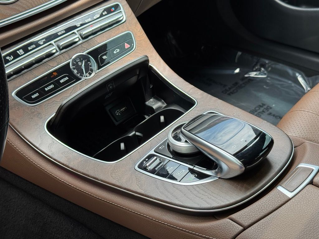 Used 2018 Mercedes-Benz E 400 4MATIC Sedan image 37