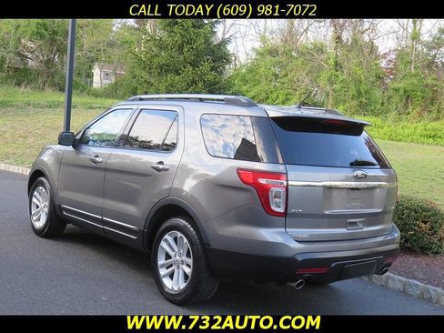 Used 2013 Ford Explorer XLT AWD/4WD image 10