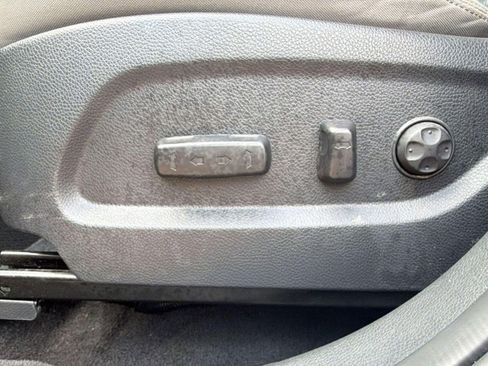 Used 2019 Hyundai Santa Fe XL SE image 13