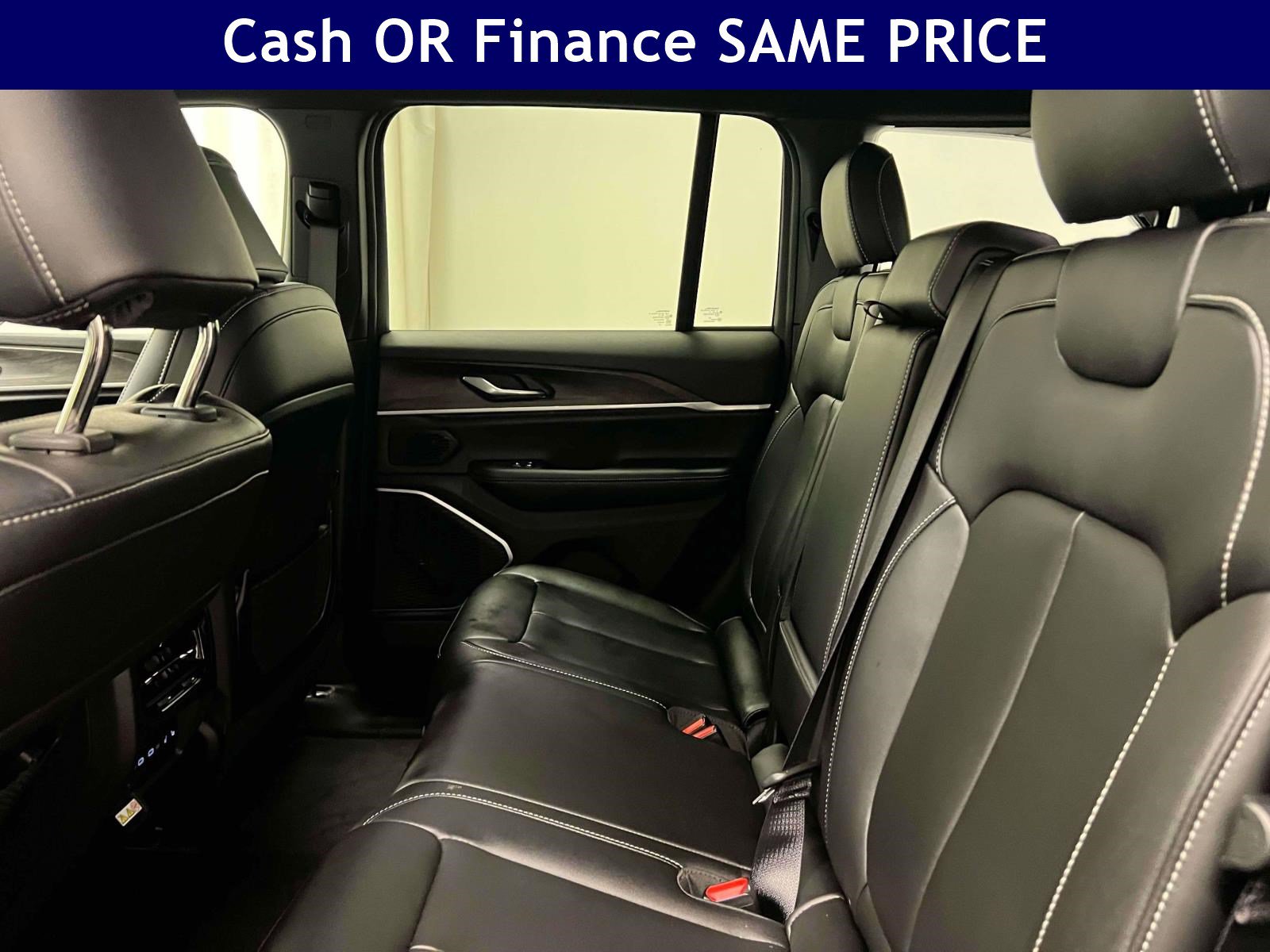 Used 2026 Jeep Grand Cherokee Limited w/ Limited Altitude Package AWD/4WD image 14