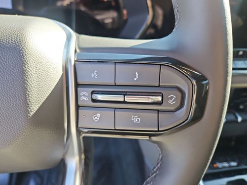 Used 2025 Chevrolet Colorado ZR2 image 19