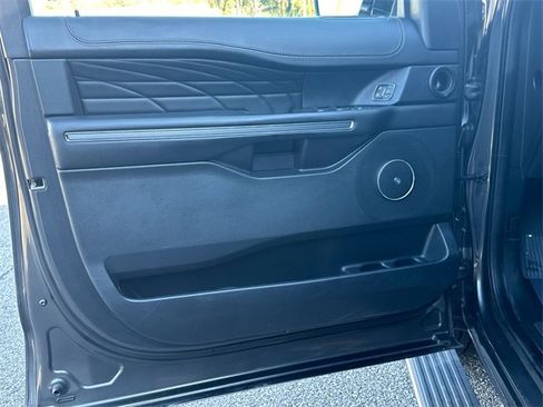 Certified 2021 Ford Expedition Max Platinum image 10
