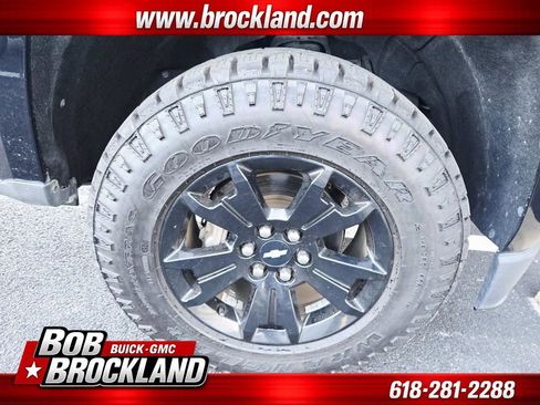 Used 2019 Chevrolet Colorado Z71 w/ Z71 Midnight Edition AWD/4WD image 17