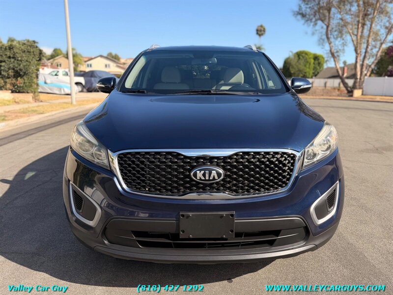 Used 2018 Kia Sorento FWD image 2