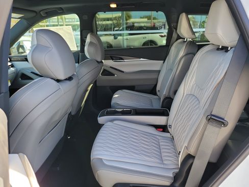 New 2026 INFINITI QX60 Autograph w/ Dark Cargo Package image 16