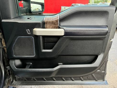 Used 2019 Ford F350 Lariat w/ Lariat Ultimate Package AWD/4WD image 16